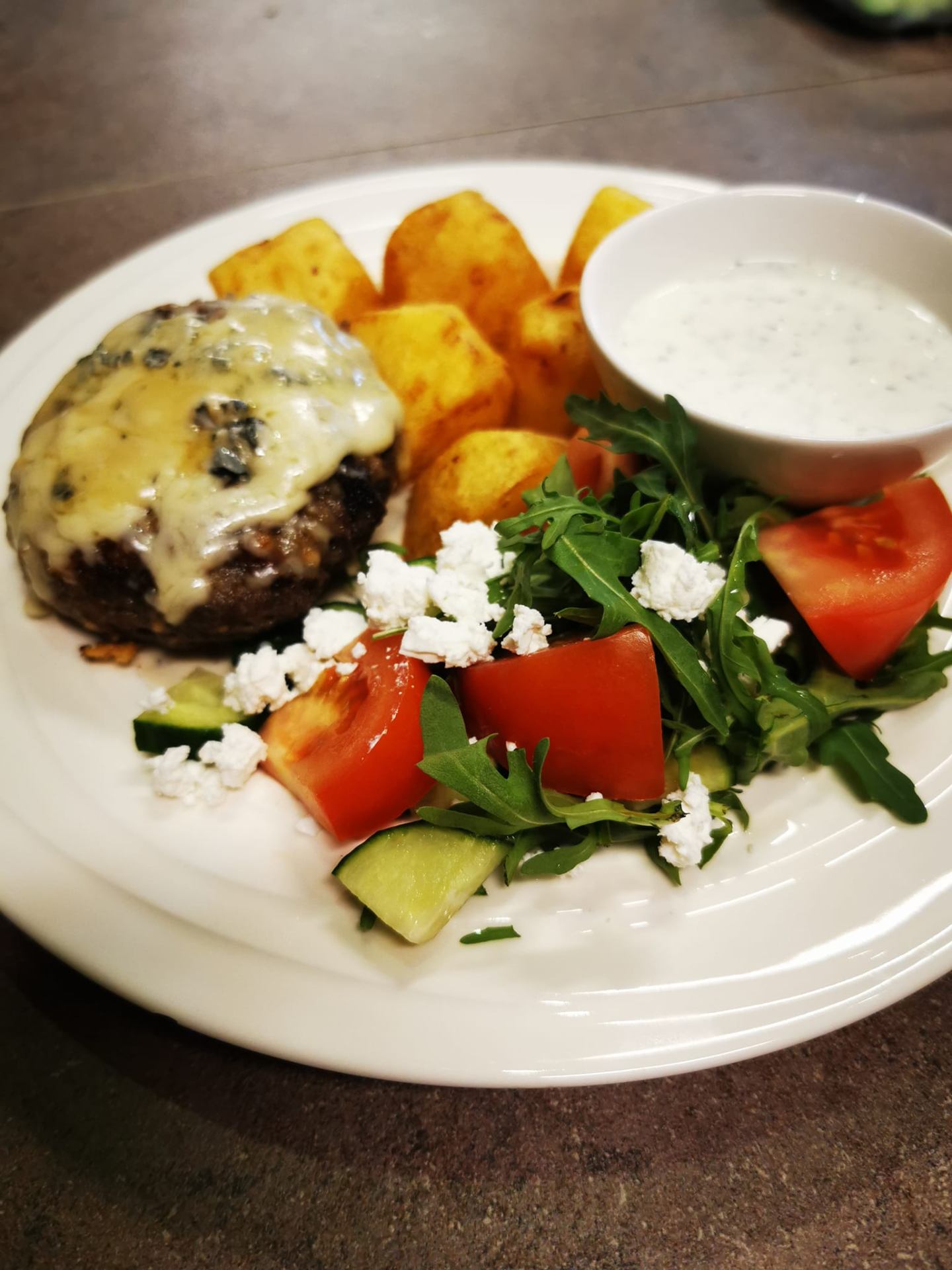 Burger sinihallitusjuustuga