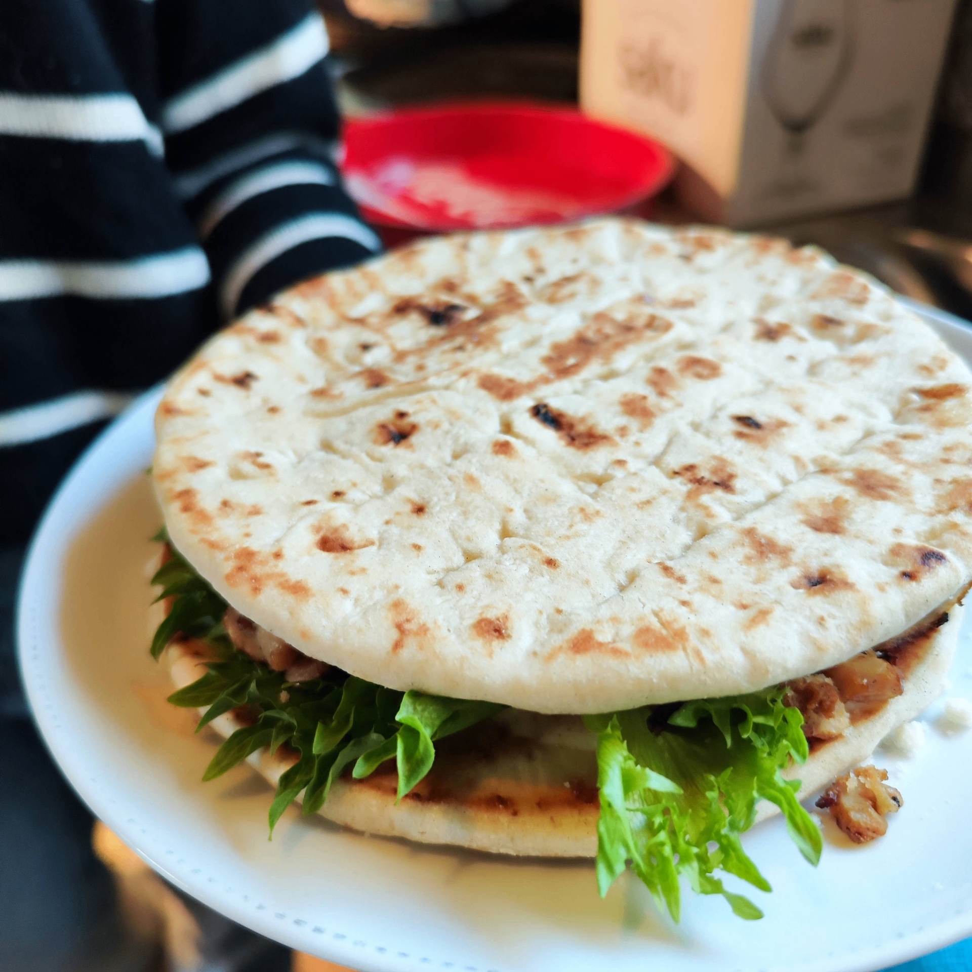 Kebabi pitaburger värske salatiga